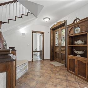 4-5 bedroom villa with Split City and Sea Views sleeps 8-10